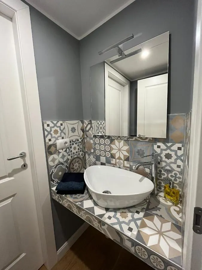 The Small White House In Milán Apartamento