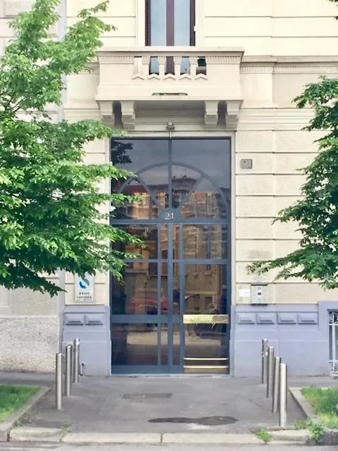 アパート The Small White House In ミラノ