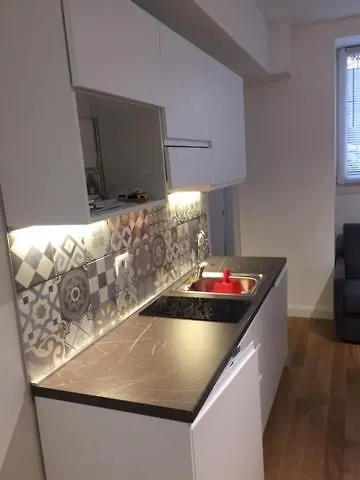 The Small White House In Milán Apartamento