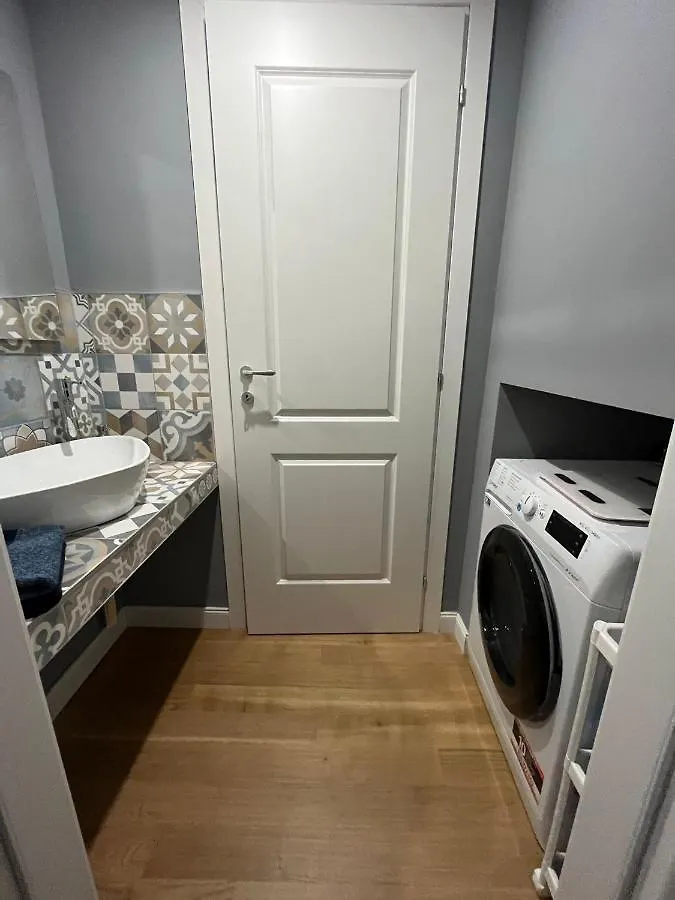 The Small White House In Mailand Apartment