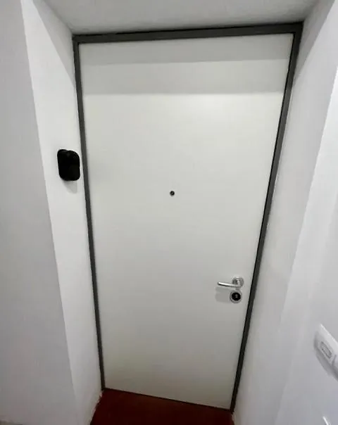 The Small White House In Milan 0*,